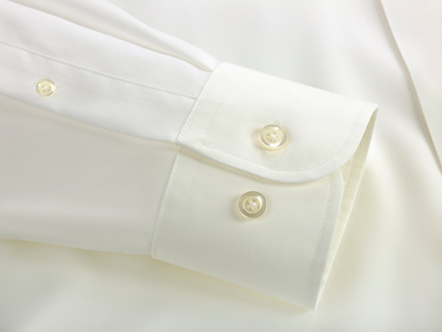 Priesterhemd Modell „Sisto“ – Offwhite (Langarm)
