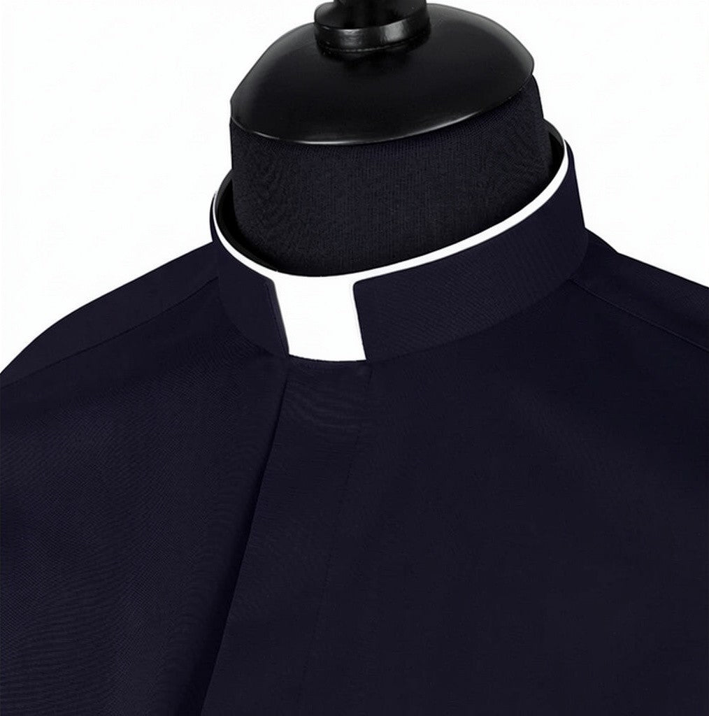 Priesterhemd Modell „Roma“ – Dunkelblau (Kurzarm)