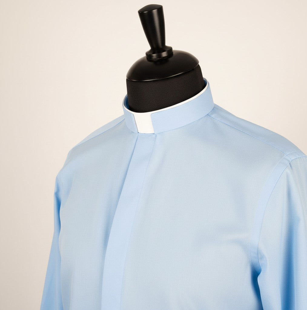Priesterhemd Modell „Roma“ – Hellblau (Langarm)